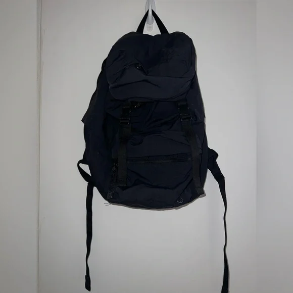 Lululemon On My Level Rucksack 18L | Black | Lululemon Backpack - Picture 5 of 16